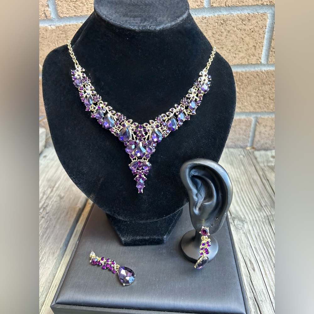 Elegant Amethyst stone and Gold Necklace 3 piece set